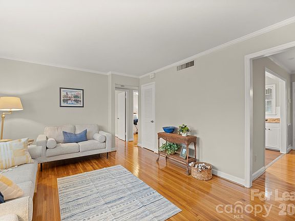 5th image of 910 McAlway Rd APT E