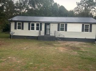 1558 Loop Rd, Raeford, NC 28376