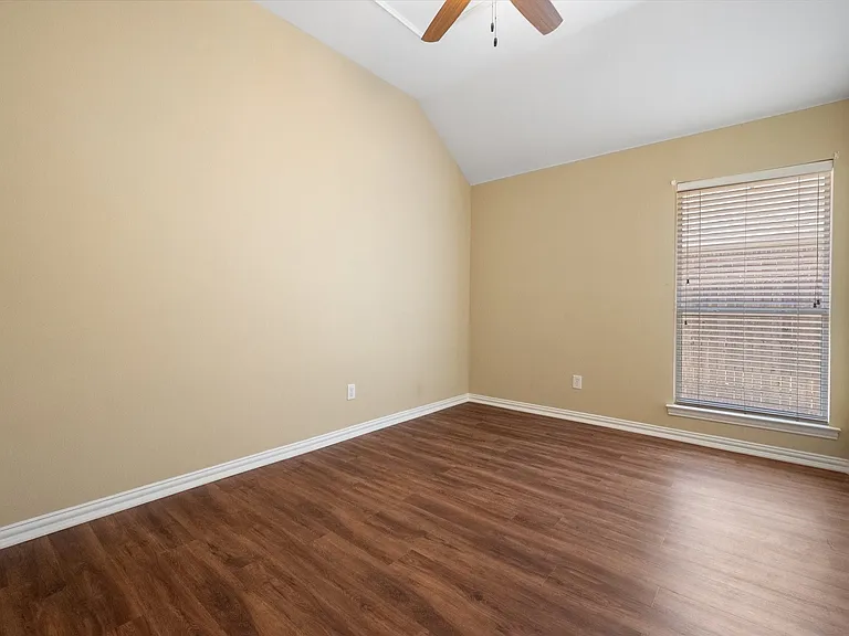 1106 Brook Arbor Dr — Photo 17