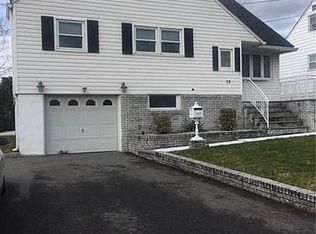19 Jonquil Cir, Fords, NJ 08863