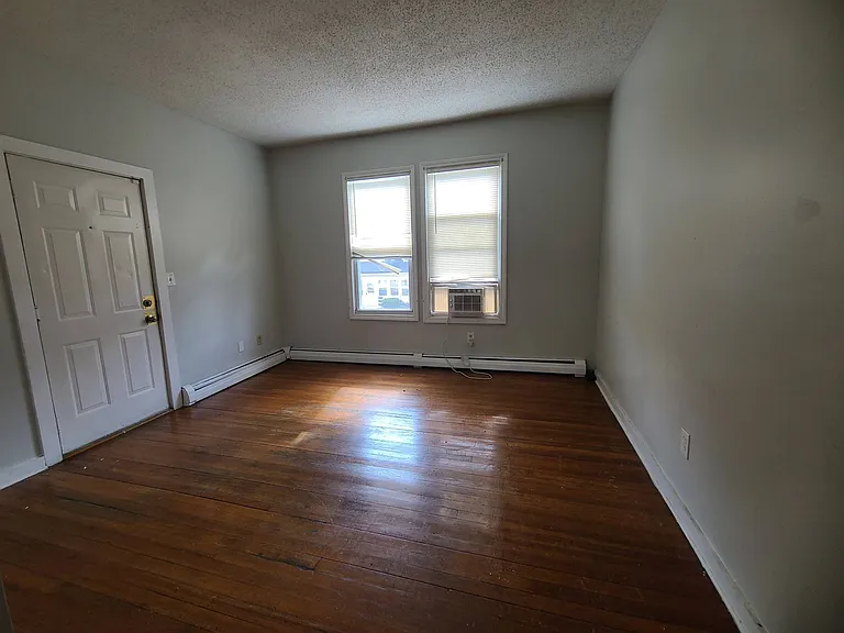 80 Orange St #2N — Photo 2
