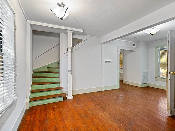 2nd image of 704 Franklin Blvd #A