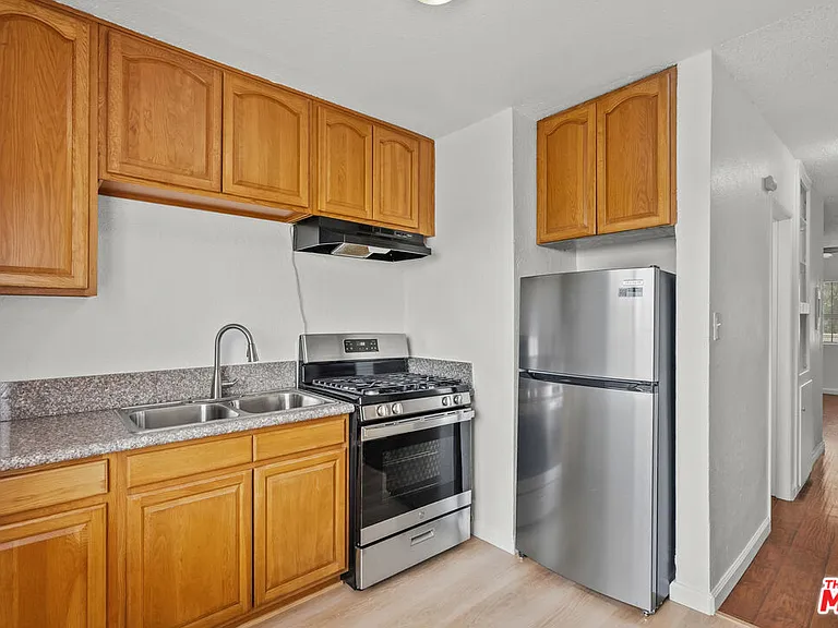 1540 N Fuller Ave #8 — Photo 8