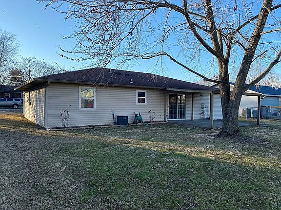 4th image of 124 W Vale Dr