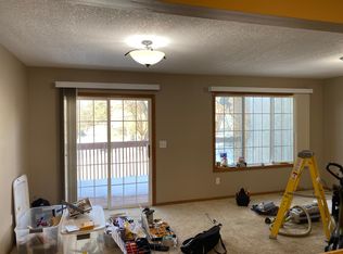 1335 S 5th St APT 3, Carlisle, IA 50047