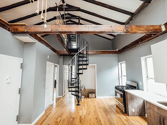 5th image of 835 Willoughby Ave #3