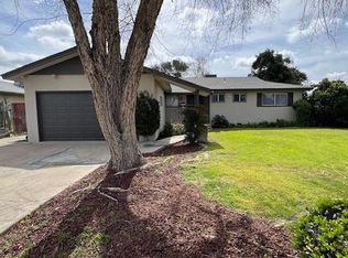 924 W Ashcroft Ave, Clovis, CA 93612