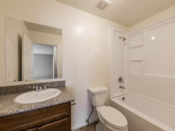 4th image of 1518 W Hadley St #1
