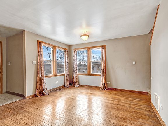 2nd image of 9708 McVicker Ave