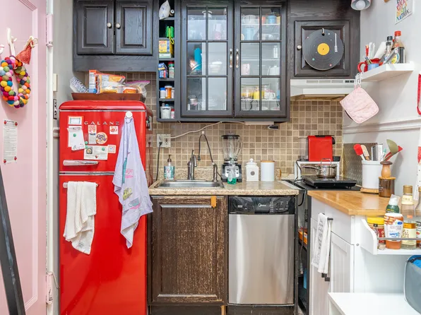 720 Fort Washington Avenue image 4 of 18