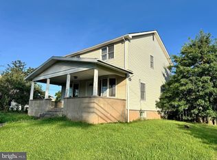 52 W Broad St, Trumbauersville, PA 18970