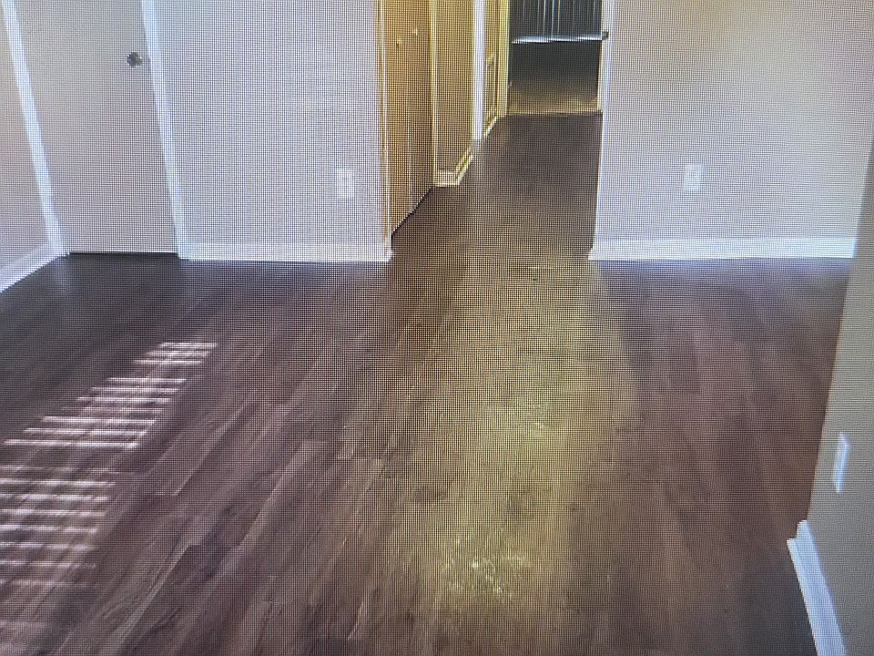 2nd image of 558 Peregrine St