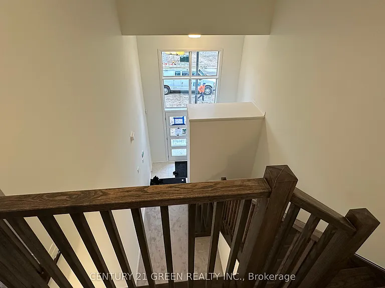 126 Hitchman St — Photo 16