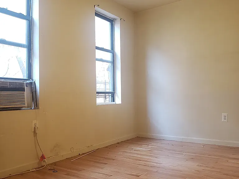 736 W 181st St #6K — Photo 2