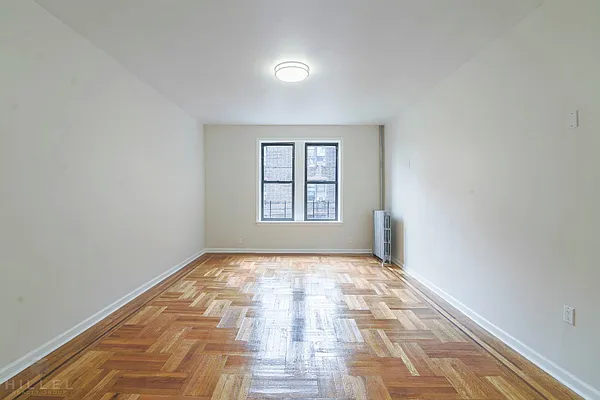 Rented by Hillel Realty Group | media 2