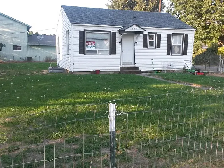 908 Yakima Ave — Photo 1