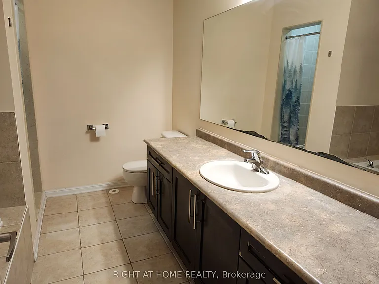 786 Bolingbroke Dr — Photo 11