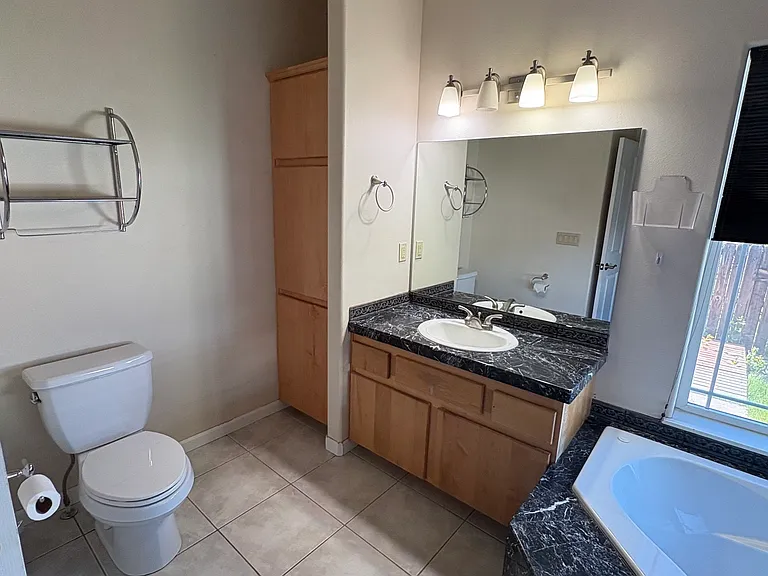 2725 SW Metolius Ave — Photo 10