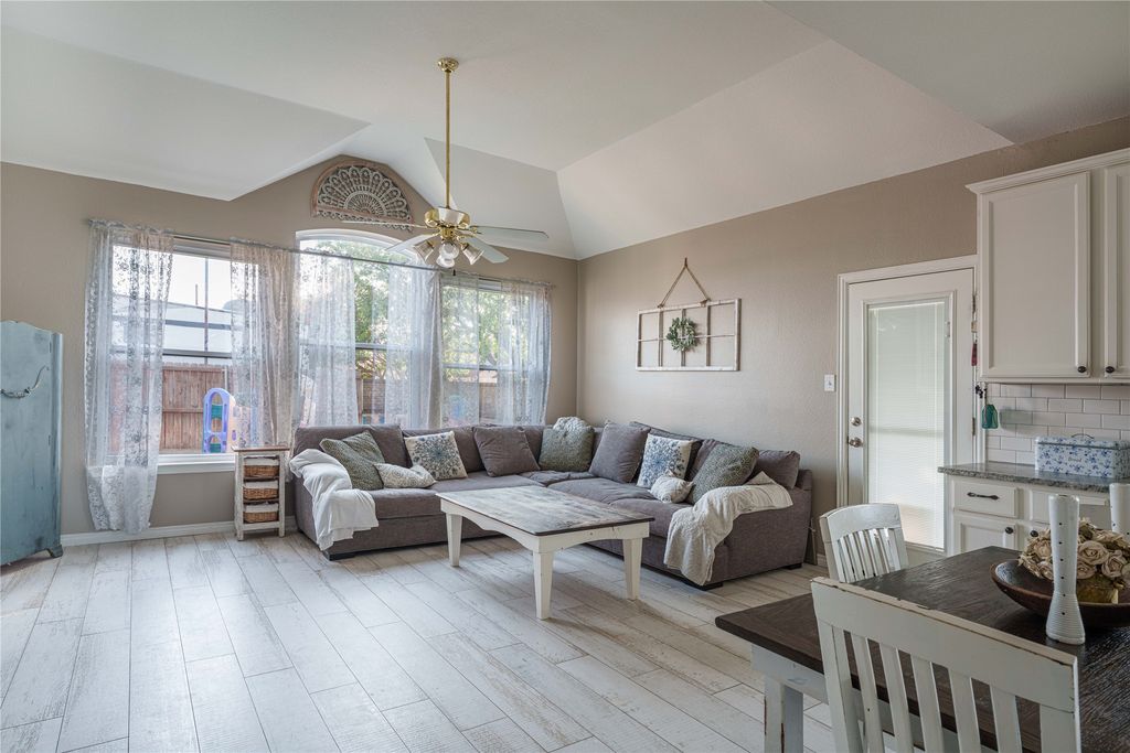 1532 Niagara Blvd, Lewisville, TX - View 4