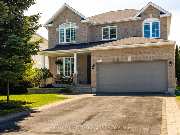 109 Coyote Cres, Ottawa, ON K2S 2G4