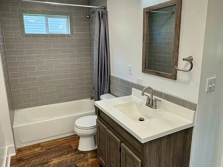 308 N Elm St — Photo 13