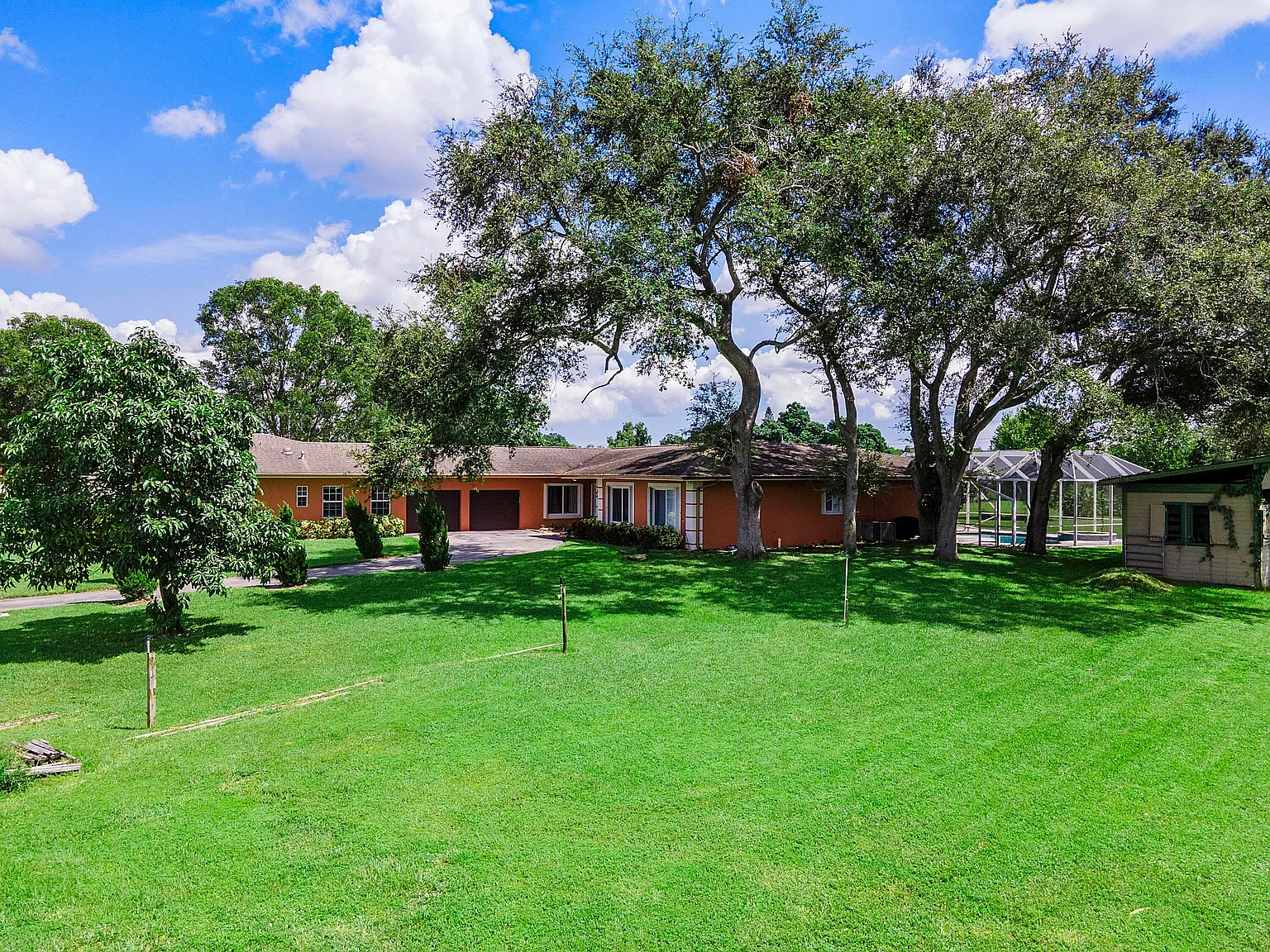 4 bed, 3.5 bath, 5711 sqft, $14,900 — Photo 4