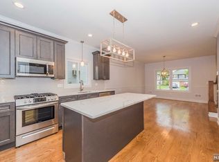 20 Maple Hill Rd, Clifton, NJ 07013