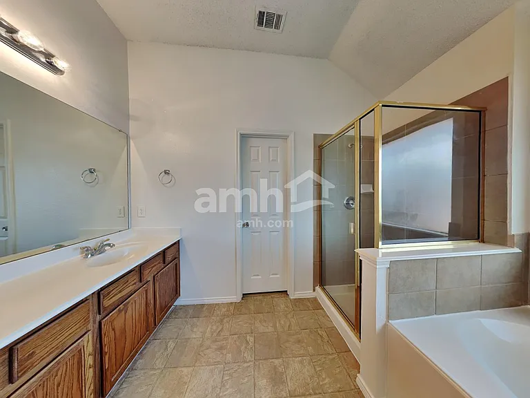 10308 Oak Branch Ln — Photo 13