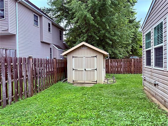 2nd image of 255 Abbotsford Dr
