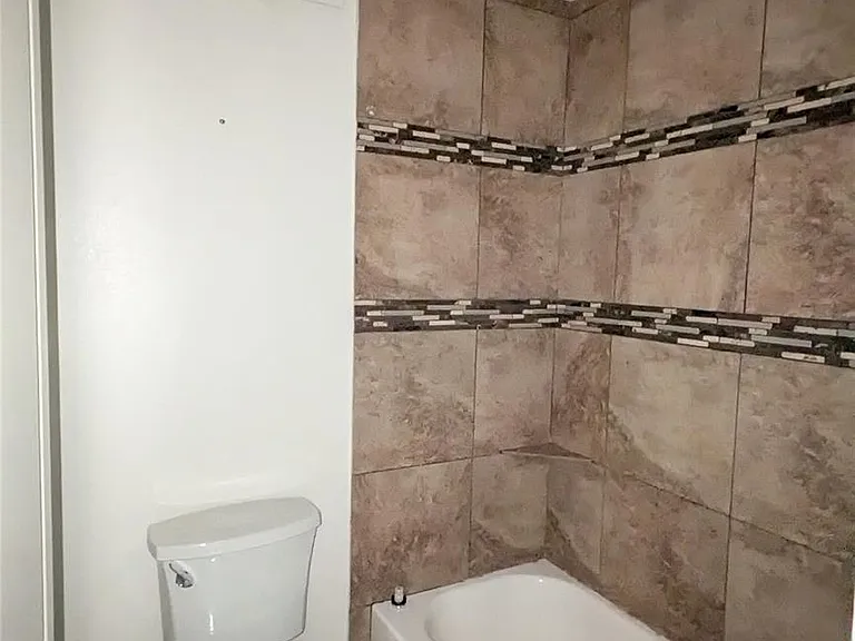 8314 Beechnut St — Photo 9