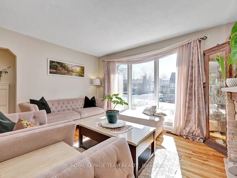 1233 Cheverton Ave — Photo 10
