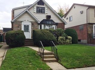 7041 173rd St, Fresh Meadows, NY 11365