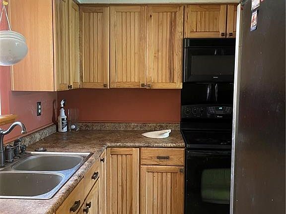 5th image of 413 Fairway Dr