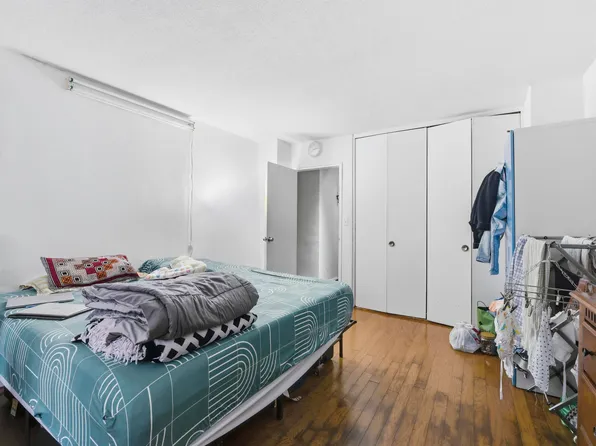 201 Saint Pauls Avenue image 16 of 19