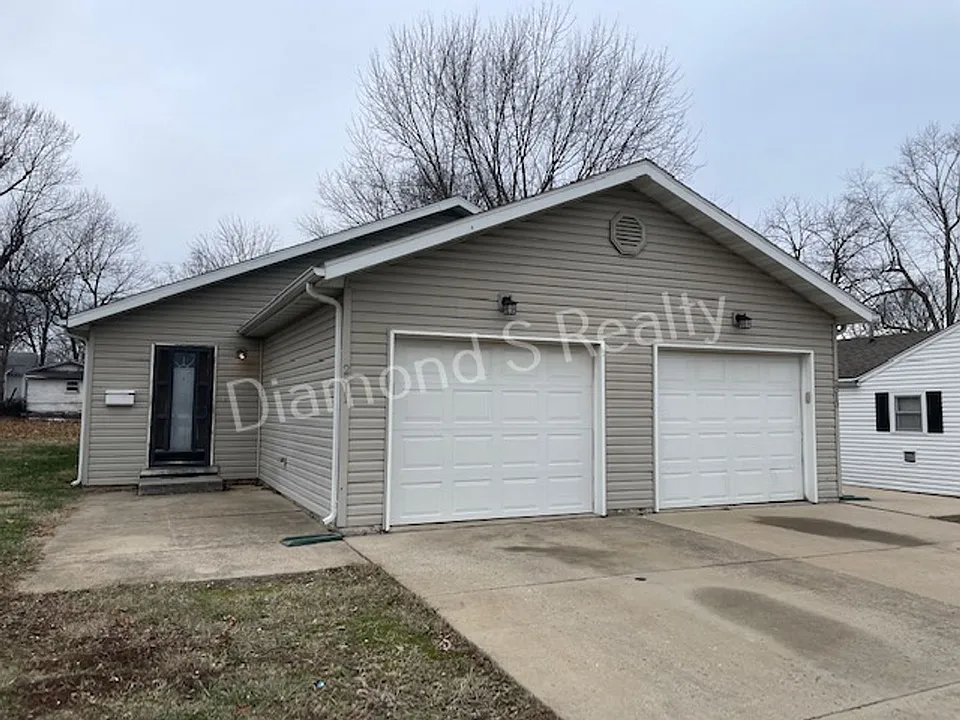 2311 N Rogers Ave #1