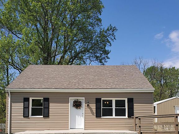 2nd image of 582 Belleview Ave