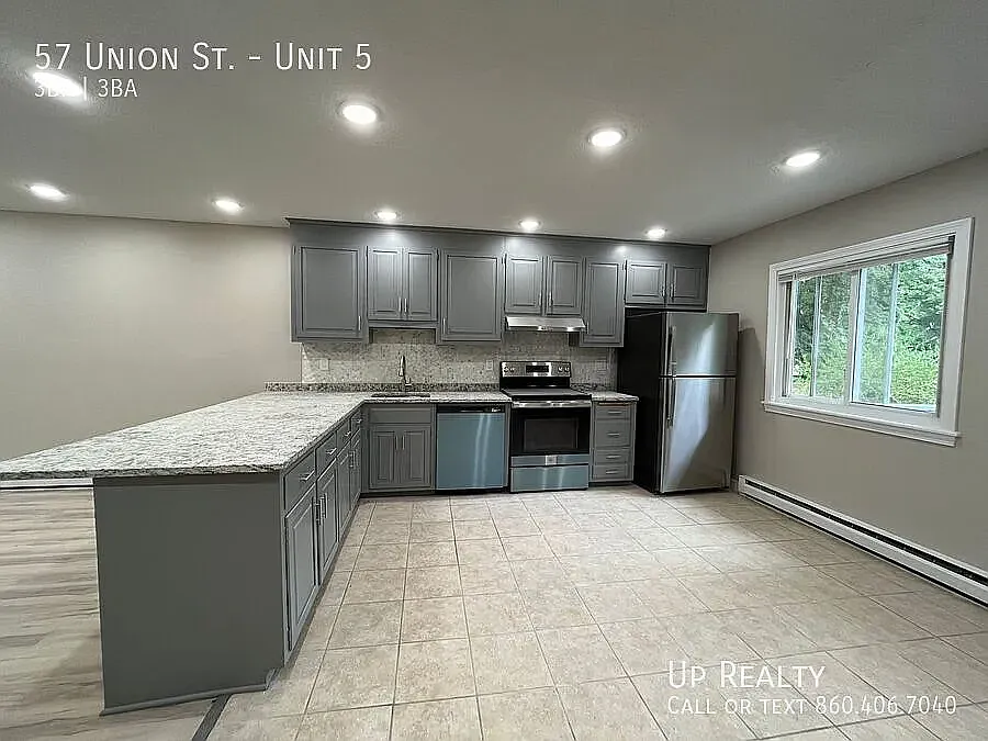 2 bed, 1.5 bath, 1400 sqft, $2,200 — Photo 2