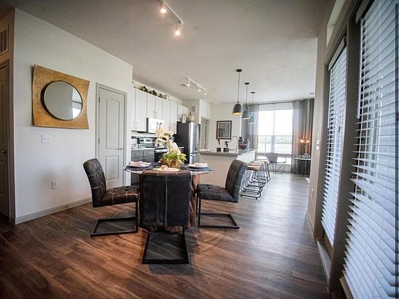3rd image of 1900 Kilgore Pkwy #1210