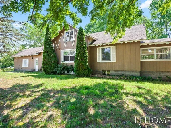 1675 W Tyler Rd, Muskegon, MI 49445