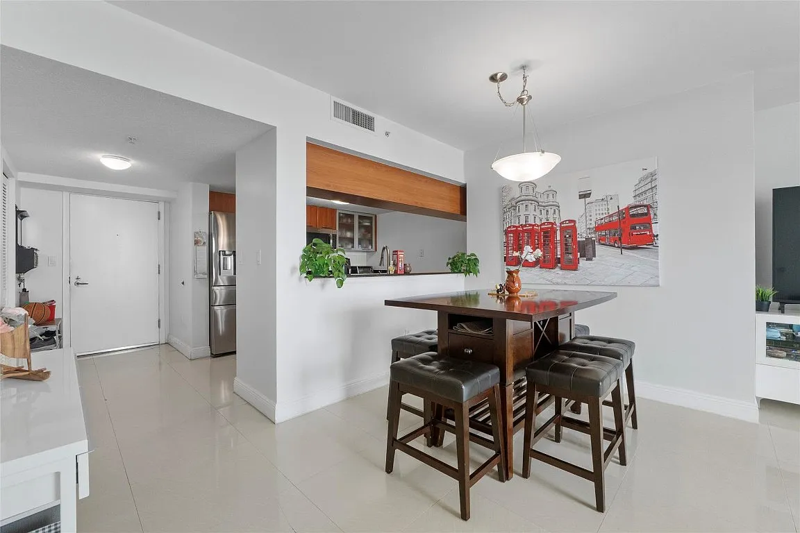 Building Photo - 1800 N Bayshore Dr #2402