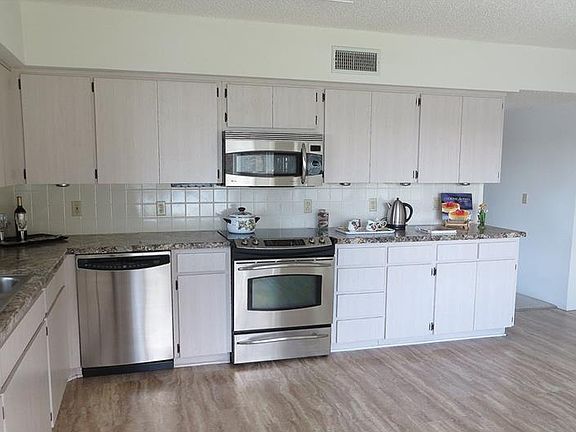 4th image of 2223 Philippine Dr APT 37