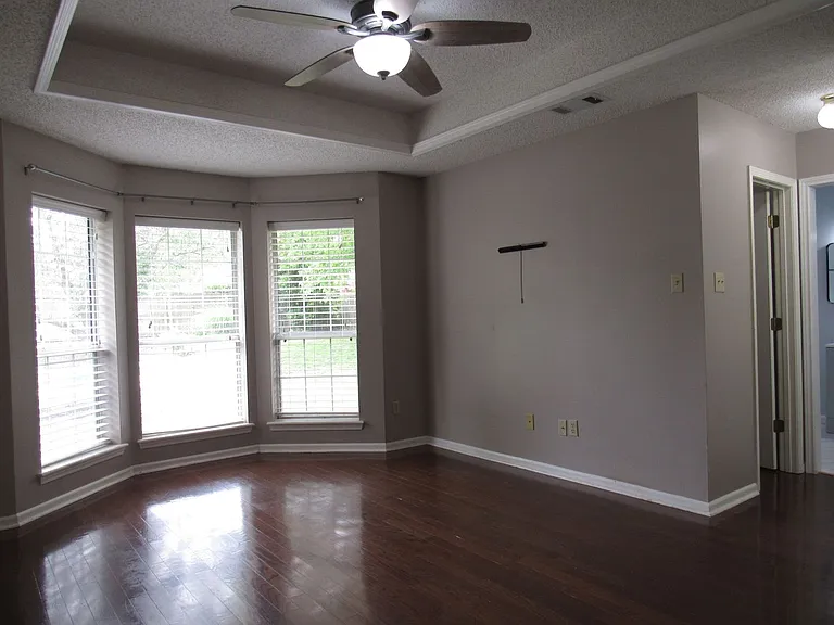 35 G St — Photo 18