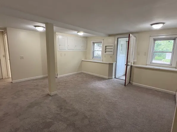 261 School St #2, Groveland, MA 01834