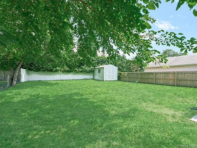 Furman Ln — Photo 4