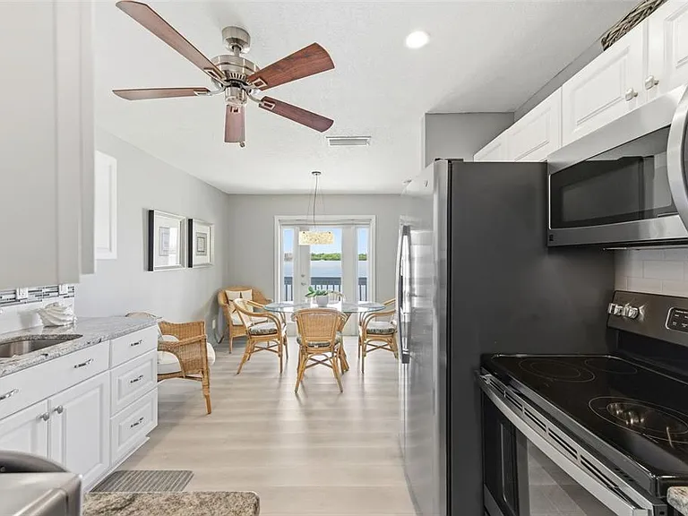 4805 Cobia Dr SE #D — Photo 9