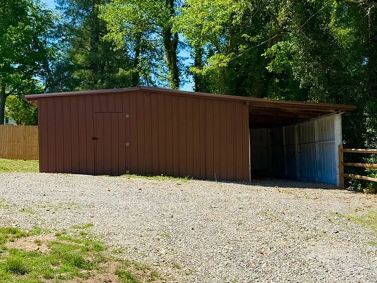 820 Emma Rd — Photo 25