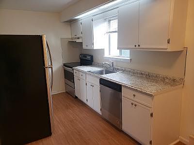 2nd image of 118 W Moreland Ave