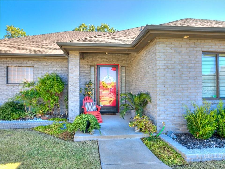 1st image of 10800 NW 118th Pl