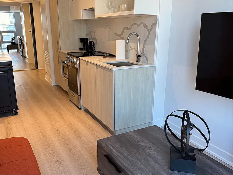 100 Queen St E #1117 — Photo 7