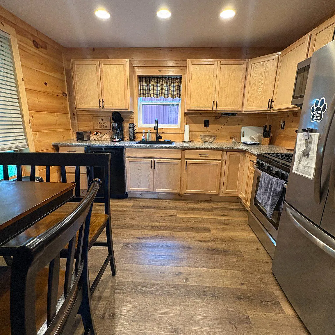 2 bed, 1.0 bath, 750 sqft, $4,250 — Photo 4